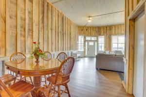 Downtown Lineville Vacation Rental about 10 Mi to Lake