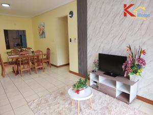 KHome-MarinaCourt-KK CITY CENTRE .3B2R(8Pax) NEW!!
