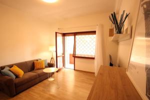 Cozy Coastal Gateway