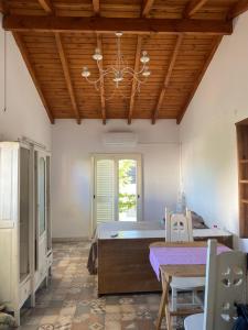 Mono ambiente con terraza y balcón