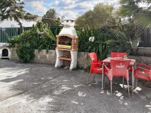 Spacious House in Encarnação with Garden & Terrace