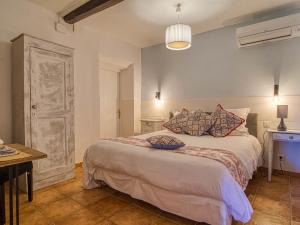 Maisons de vacances Holiday Home La Bastide de Magdeleine by Interhome : photos des chambres