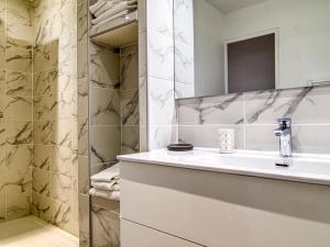 Maisons de vacances Holiday Home La Bastide de Magdeleine by Interhome : photos des chambres