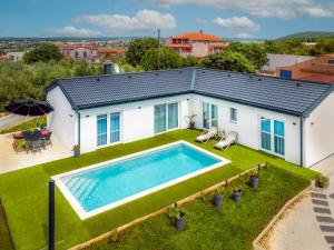 Holiday Home Corona Cordis by Interhome