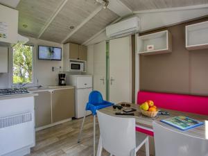 Maisons de vacances Holiday Home Camping Sunelia Le Sequoia-2 by Interhome : photos des chambres