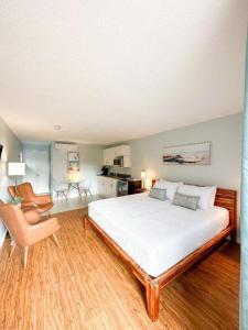 Oasis by the Bay Vacation Suites