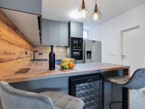 Holiday Home Tica by Interhome