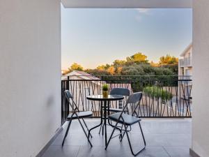 Holiday Home Tica by Interhome