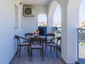 Apartment Villa Amra-4 by Interhome