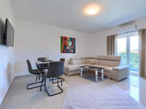 Apartment Amra 4 by Interhome