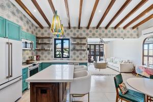 Trendy Condo with Stunning Ocean Views and Exclusive Beach Club Access in Las Catalinas