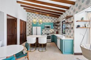 Trendy Condo with Stunning Ocean Views and Exclusive Beach Club Access in Las Catalinas