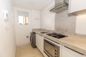 Terrazzo 503B - Apto 2 quartos em condomínio de luxo à 300 metros da Praia de Bombas