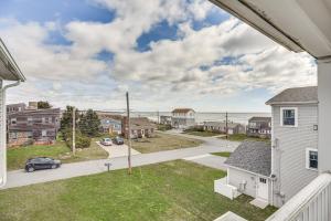 Narragansett Home with Scenic Views Walk to Beach!