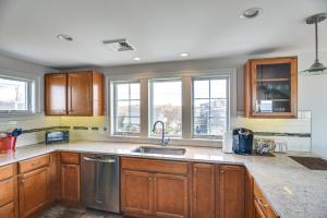 Narragansett Home with Scenic Views Walk to Beach!