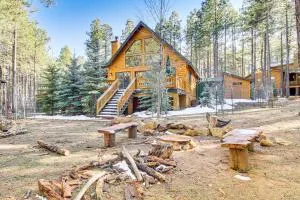 Family-Friendly Forest Lakes Cabin with Fire Pit! - Overgaard