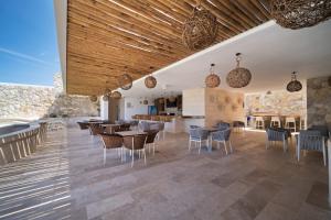 SIELA Oceanfront Luxury 4 BR Villa
