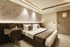Stepstones Hotels and Inn-DLF PHASE 3 GURGAON