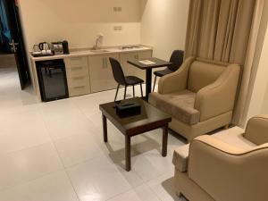 فنن سويت للشقق المخدومة-اقتصادي