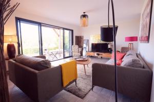 Villa avec jardin et piscine