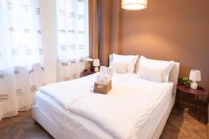 Seaside Estate - Cozy and Romantic - Public Parking Nearby