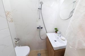 Seaside Estate - Cozy and Romantic - Public Parking Nearby