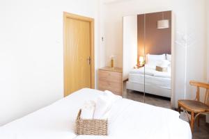 Seaside Estate - Cozy and Romantic - Public Parking Nearby