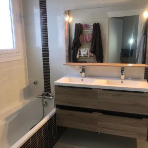 Villas Maison individuelle Angouleme 8 couchages : photos des chambres