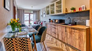 Apartament A12 Green Resort z Basenem, Sauną, Jacuzzi blisko Norweskiej Polany - 5D Apartments