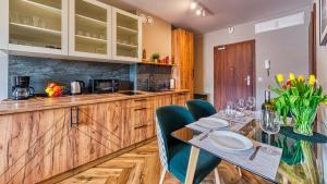 Apartament A12 Green Resort z Basenem, Sauną, Jacuzzi blisko Norweskiej Polany - 5D Apartments