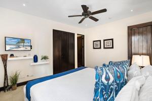 Stylish Beach-Themed Condo with Two Bedrooms and Lovely Ocean Views