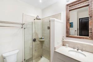 Stylish Beach-Themed Condo with Two Bedrooms and Lovely Ocean Views