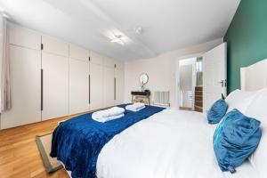 Serviced Duplex in Paddington, near Hyde Park Marble Arch, W2 London