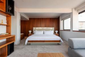 Magnificent Triplex in Art Deco Building