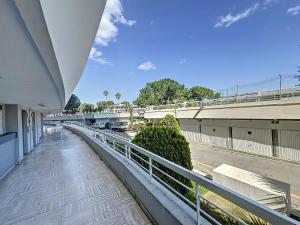 #T03 DUCAL MARINA BAIE DES ANGES avec Terrasse