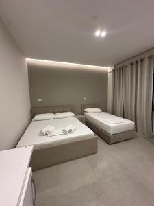 Fiore Rooms 1