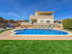 Luxury Holiday Villa Pescadinha near Beach, Albufeira