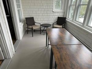 Majestic Lakeview Duplex Apt for 8! Fully furnished and ready for your getaway!