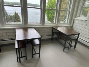 Majestic Lakeview Duplex Apt for 8! Fully furnished and ready for your getaway!