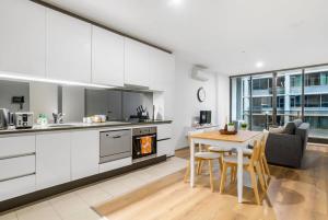 Charming 2BR Apartment with Free Parking