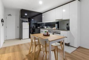 Charming 2BR Apartment with Free Parking