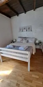 La Casa nel Borgo - Tobia