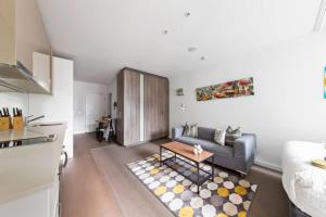 A Stylish CBD Studio Right Next to Southern Cross