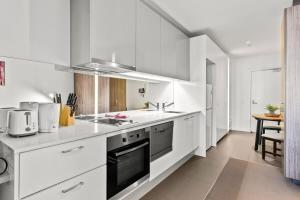 A Stylish CBD Studio Right Next to Southern Cross