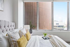 A Cozy 2BR Apt on Collins Near Flinders Station