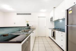 A Comfy & Spacious 2BR Apt Harbour View