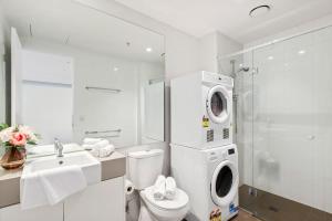 A Cozy 2BR Apt with Yarra Views FREE Parking