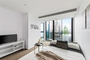 A Cozy 2BR Apt with Yarra Views FREE Parking