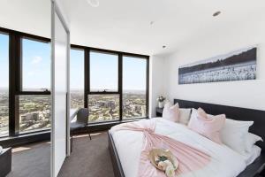 A Cozy 3BR Apt with Panoramic Views FREE Parking