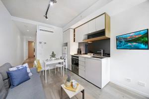 obrázek - A Comfy & Modern 2BR Apt Near Melbourne Central